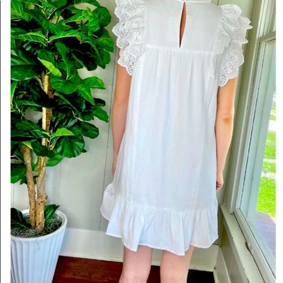 🆕NWT✨SUGAR LIPS✨EYELET DETAILED SLEEVELESS MINI DRESS - Picture 4 of 15